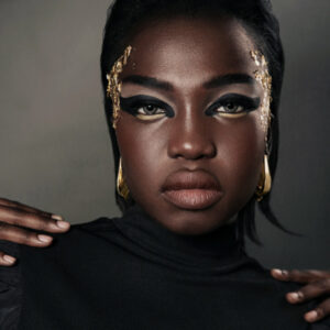 أدور ثلاثي رمادي فاتح