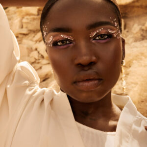 أدور كريستال رمادي